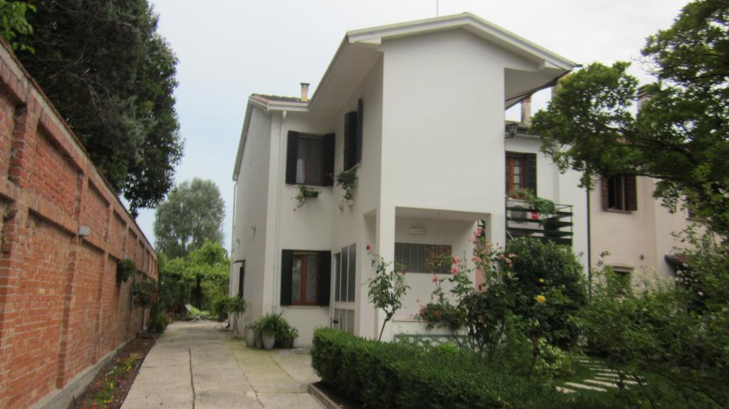 مبيت وإفطار تريفيزو A Casa Di Dora المظهر الخارجي الصورة